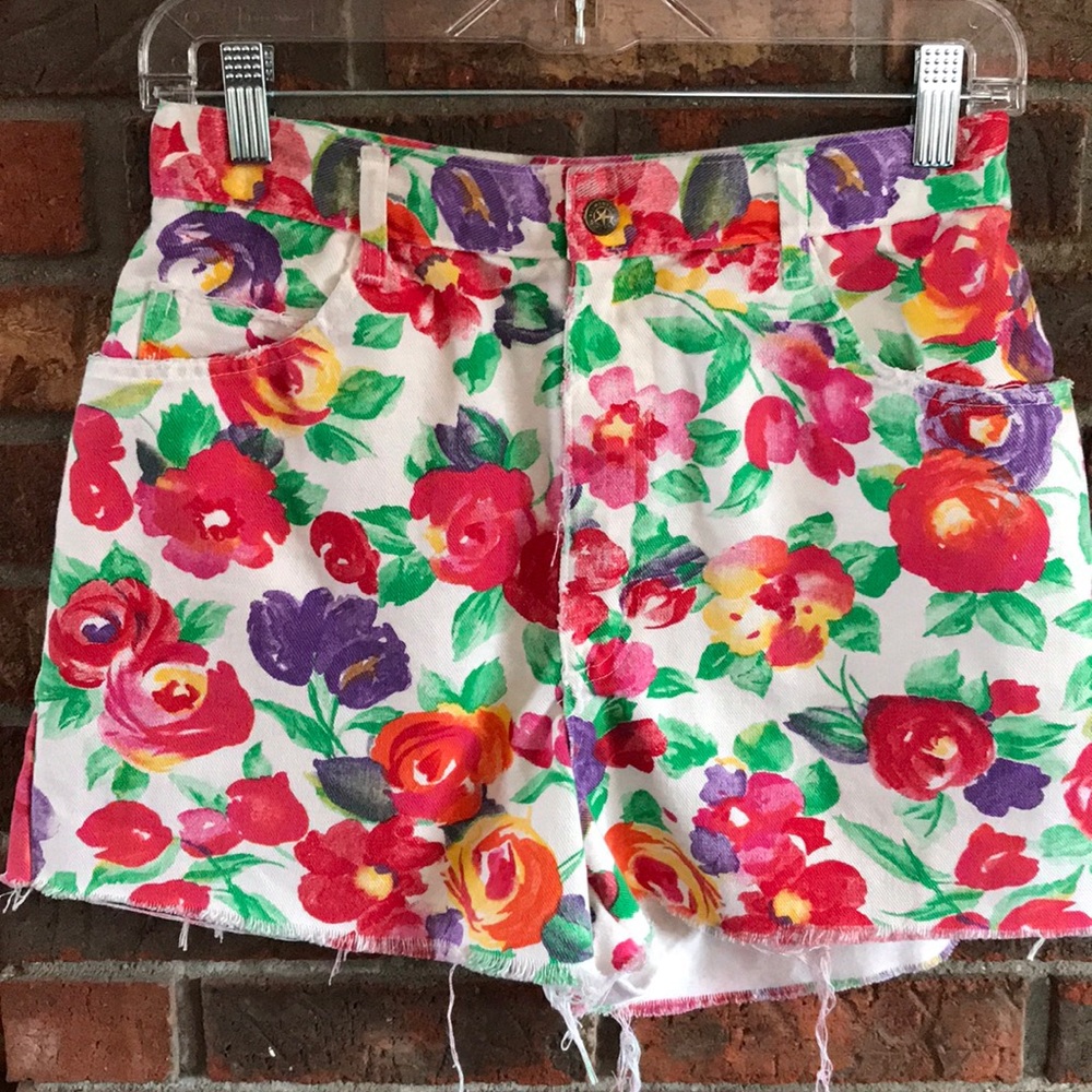 Vintage floral Vivaldi high waisted cutoff shorts
